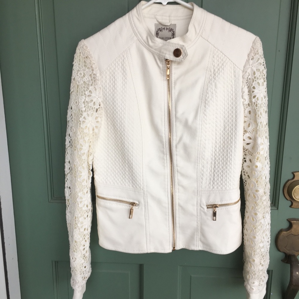 Coalition Downtown white vegan leather  zip lace‎
